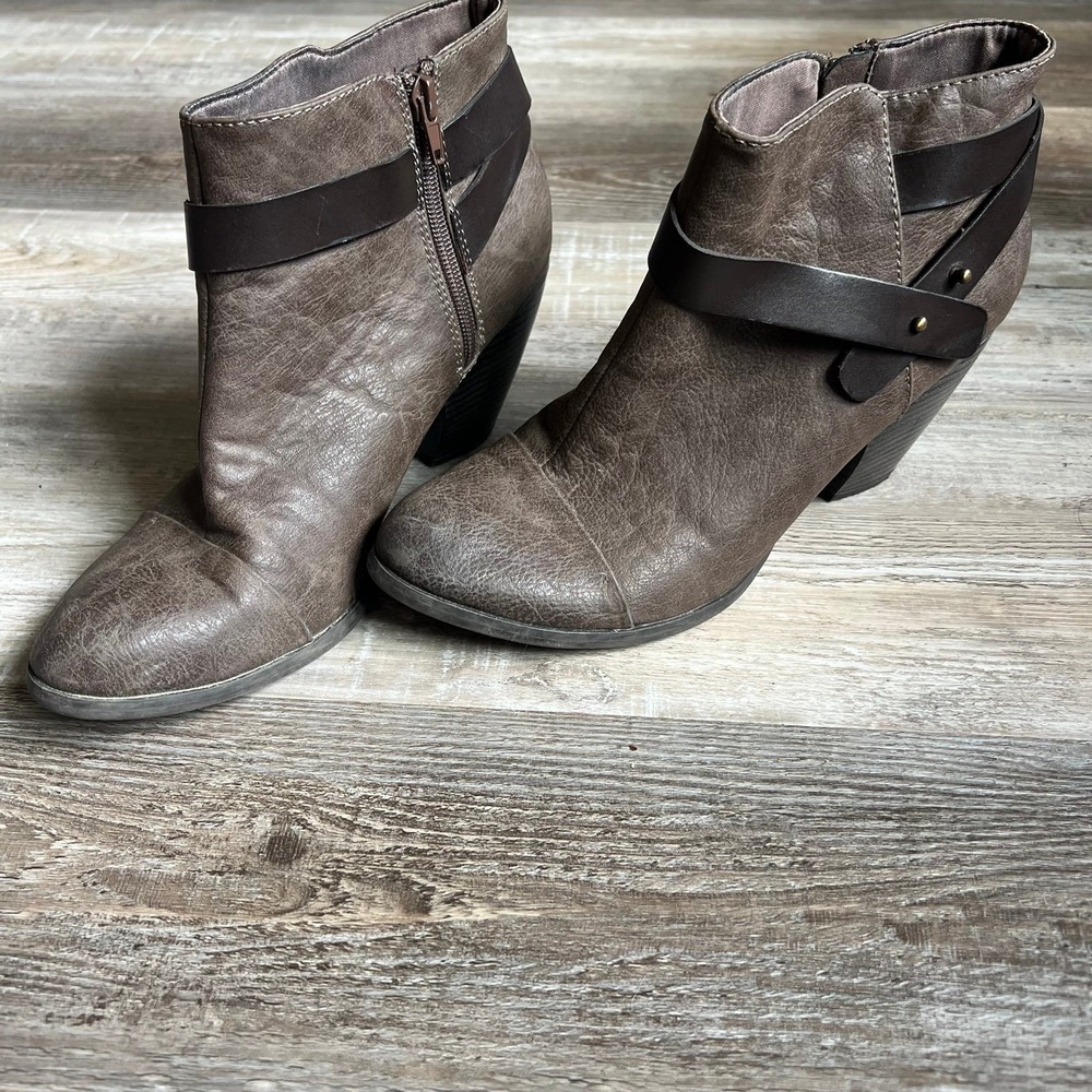 Fergalicious‎ Brown Boots